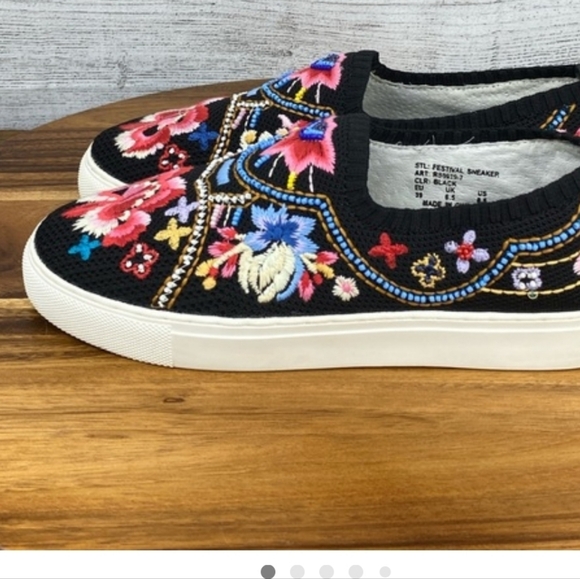 Johnny Was 8.5 Festival Floral Embroidered Slip-On Shoes - Picture 7 of 7
